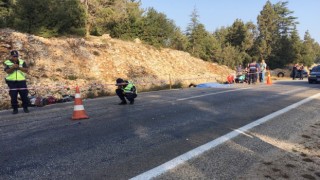 Kamyonet ile motosiklet çarpıştı: 1 ölü, 1 yaralı