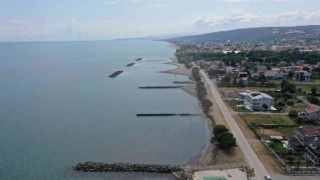 Karadeniz Samsun sahillerini yutmaya devam ediyor