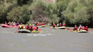Karasu Nehrinde rafting keyfi