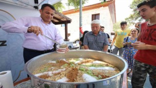 Kaş Belediyesinden aşure ikramı