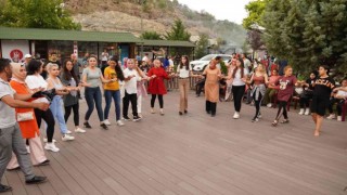 Keçiören Belediyesinden Kartaltepede eğlenceli konser