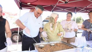 Kemer Belediyesinden aşure ikramı
