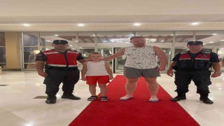 Kemerde kaybolan 2 turist çocuk, jandarma ekiplerince bulundu