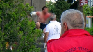 Kendine zarar veren şahsı polis etkisiz hale getirdi