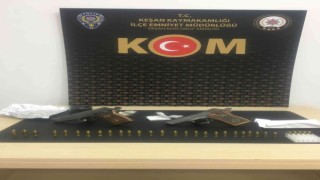 Keşanda iş yerine baskın: Silah ve uyuşturucu ele geçirildi