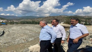 Köprülerin selden zarar gördüğü ilçede yaraların sarılması için çalışmalar sürüyor