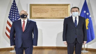 Kosova Hükümeti, kimlik belgesi kararının uygulanmasını erteledi