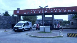 Küçükçekmecede öldürülen iki arkadaşın cenazesi Adli Tıp Kurumundan alındı