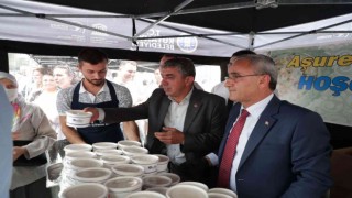 Kütahya Belediyesinden halka aşure ikramı