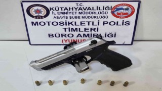 Kütahyada bir şahsın üzerinde ruhsatsız tabanca ele geçirildi