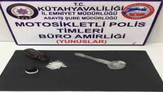 Kütahyada şahsın üst aramasında uyuşturucu ele geçirildi