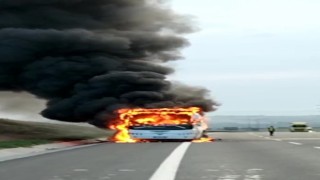 Kuzey Marmara Otoyolunda tur otobüsü alev alev yandı