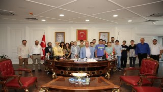 LGSde başarıyı yakalayan öğrenciler sevinçlerini Başkan Demirtaşla paylaştı