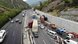 Manisada 7 araçlı zincirleme kaza: 5 yaralı