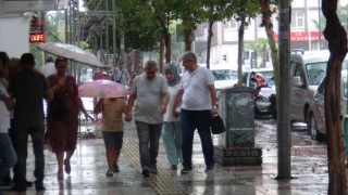 Manisada yağmur ve dolu etkili oldu