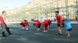 Mardinde geleceğin futbol yıldızları yetişiyor