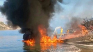 Marmariste yanan tekne küle döndü