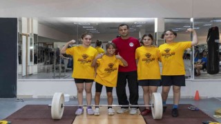 Mersinli halterciler, Konyadaki şampiyonadan madalya ile dönmeyi hedefliyor