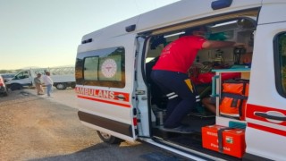 Minibüs ile kamyonet çarpıştı: 2 yaralı