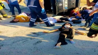 Minibüs işçi servisiyle çarpıştı: 8 yaralı