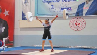 Minikler Türkiye Halter Şampiyonası Akşehirde başladı