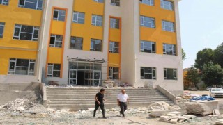 Müdür Başyiğit, okullarda incelemelerde bulundu
