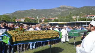 Muğladaki kazada hayatını kaybeden 4 kişi Burdurda toprağa verildi
