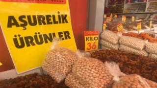 Muharrem ayının gelmesiyle aşurelik malzemelerin satışı önemli ölçüde arttı