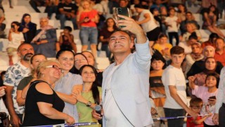 Mümin Sarıkayadan muhteşem konser