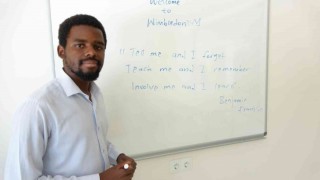 Nijeryadan öğrenci olarak geldiği Elazığda kendi dil okulunu açtı
