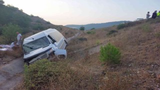 Nişandan dönerken minibüsleri sulama kanalına devrildi: 3ü ağır 10 yaralı