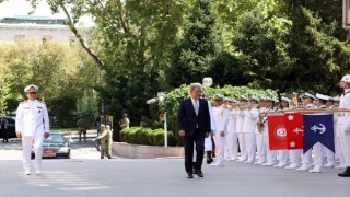 Oramiral Özbalın emekliye ayrılması dolayısıyla Deniz Kuvvetleri Komutanlığında devir-teslim töreni düzenlendi
