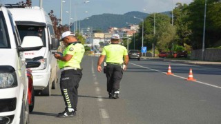 Orduda sürücülere emniyet kemeri uygulaması