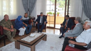 Osmaniye Valisi Erdinç Yılmaz, şehit ailesini ziyaret etti