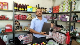 Osmaniyede gizemli hayırsever bakkalın veresiye defterini satın aldı