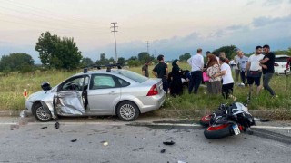 Otomobil ile çarpışan motosikletin sürücüsü hastanede hayatını kaybetti