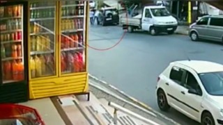 Otomobilden çaldıkları telefonu satarken suçüstü yakalandılar