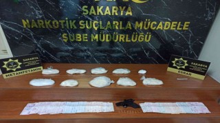 Otomobile zulalanan uyuşturucular bulundu