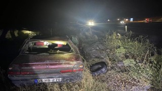 Otomobiller yan yana giderken çarpıştı, 6 kişi yaralandı