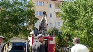 Oturduğu evi yakmaya kalkıştı, komşularının ihbarı üzerine yakayı ele verdi