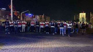 (ÖZEL) Beyoğlunda 200 polisin katıldığı geniş çaplı asayiş uygulaması