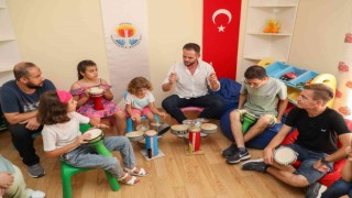 Özel gereksinimli çocuklara müzikli terapi
