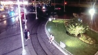 (Özel) Taksimde gece kulübünde silahlı saldırı kamerada: Güven timleri suçüstü yakaladı