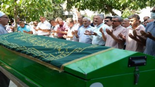 Paraşüt kazasında ölen öğretmeni öğrencileri gözyaşlarıyla uğurladı