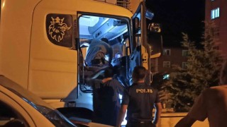 Park halindeki tırda ruhsatsız tabanca ele geçirildi