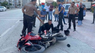 Polisten kaçan motosiklet sürücüsü kamyonete çarpınca yakalandı