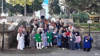Pursakların hanımları geziyor, görüyor, öğreniyor