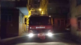 Rizede elektrik panosunda çıkan yangın nedeniyle apartman tahliye edildi