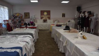 Şahinbey kursiyerleri el emeği çalışmalarını sergiledi
