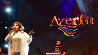 Sanatçı Azerin, Ahlatlılara unutulmaz bir gece yaşattı